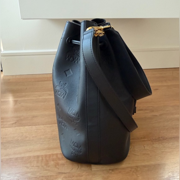MCM Dessau Leather Bucket Bag - Picture 6 of 12